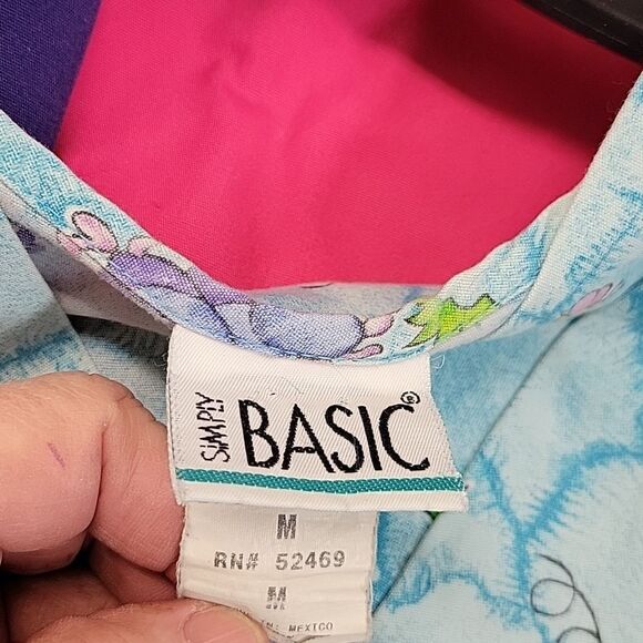 Bundle of 3 v neck scrubs tops by Simply Basic, Basic, & Peaches, size medium - Picture 4 of 11